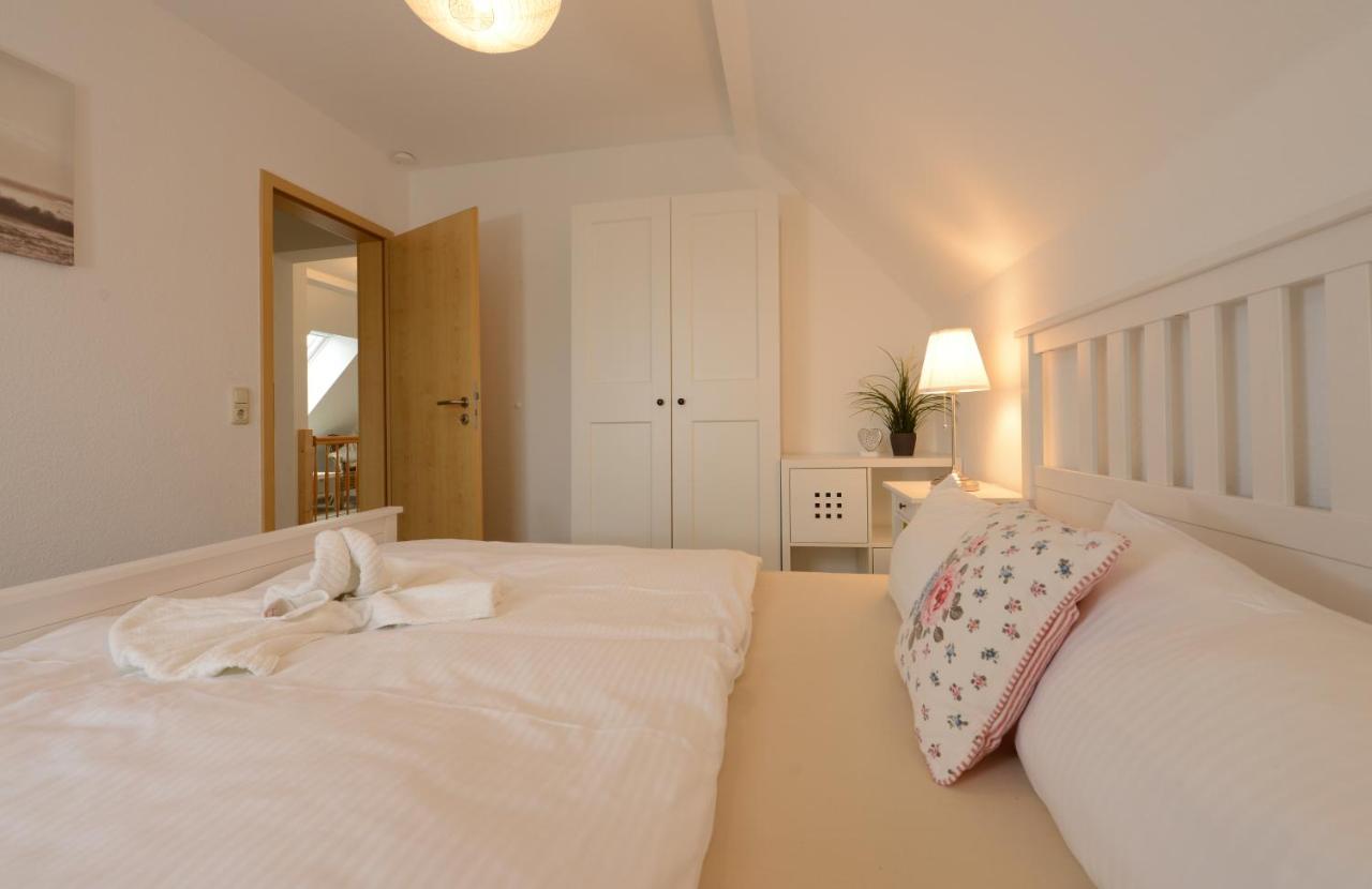 Ferienwohnung Seestern Fuer 6 Personen Mit Kamin & Terrasse Boltenhagen  Exterior photo